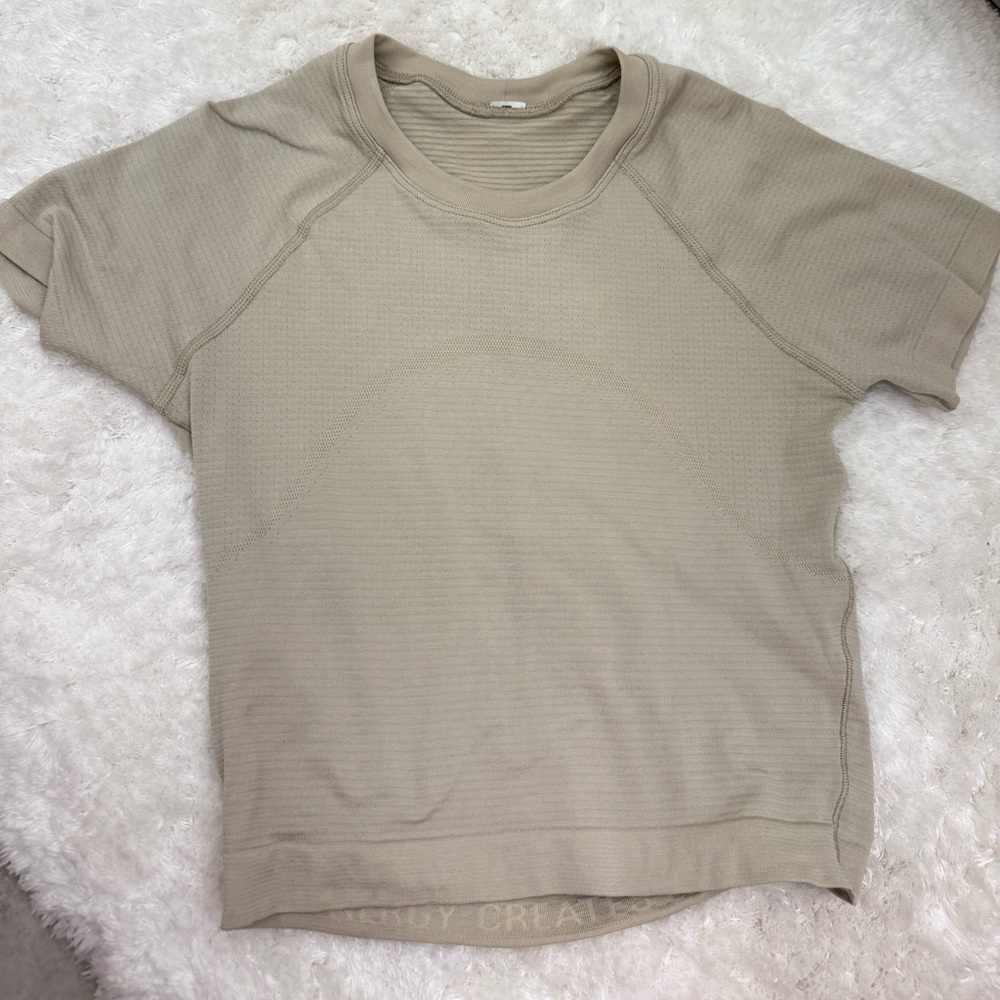 Lululemon Swiftly Tech Cropped Short-Sleeve Shirt 2.0 in Color Sheer Oak